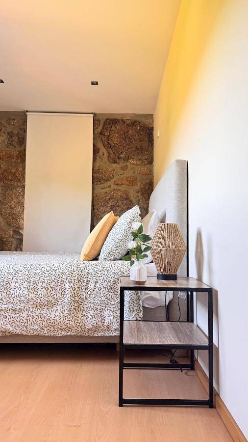 Maison de campagne pour 8 personnes, avec piscine et vue sur le lac ainsi que jardin et vue dans Alpendurada - 3