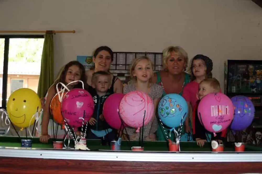 Camping pour 6 Personnes dans Thiviers, Périgord Vert
