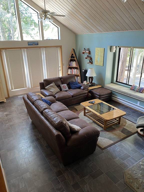 Beautiful Priest Lake Getaway with Private Dock 3Br 2Ba in Kaniksu Nationalwald