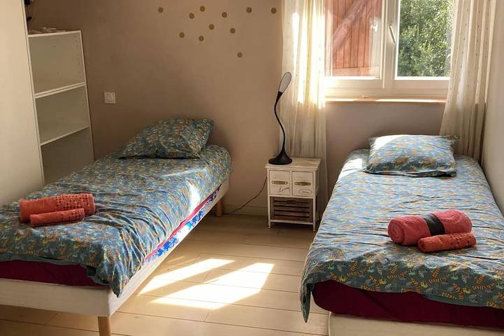 Location de vacances pour 8 personnes, avec jardin ainsi que jacuzzi et terrasse à Azur - 4