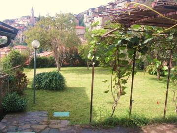 Gîte pour 2 personnes, avec vue ainsi que jardin et terrasse, animaux acceptés à Apricale