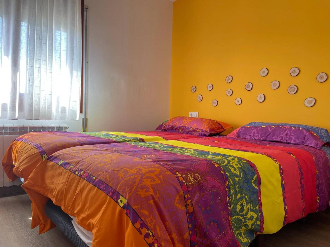 Finca 'Fe' mit privater Terrasse, privatem Garten und Balkon in Capdesaso, Huesca Provinz