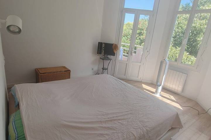 Ganze Wohnung, A 100-square-meter villa on the top floor in a quiet neighborhood, just 10 minutes from the beaches! in Toulon, Mittelmeerküste (Frankreich)