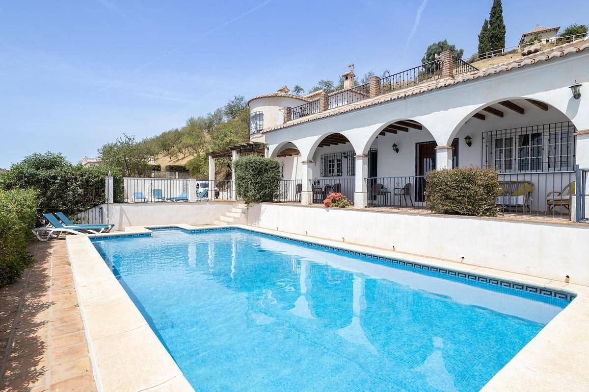 Villa for 22 personer med terrasse in Cómpeta, Cordillera Penibética