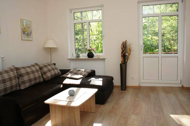 Location de vacances pour 3 personnes, avec vue et jardin à Alf