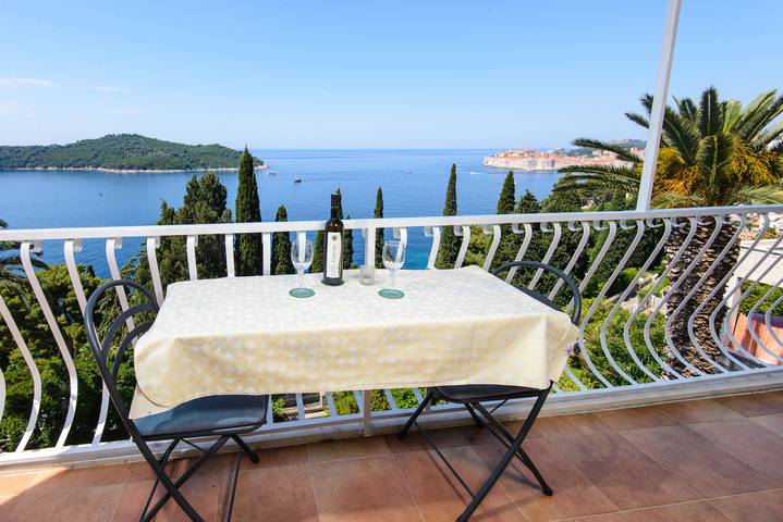 Appartamento per 4 persone, con giardino e panorama nonché vista oceano in Dubrovnik