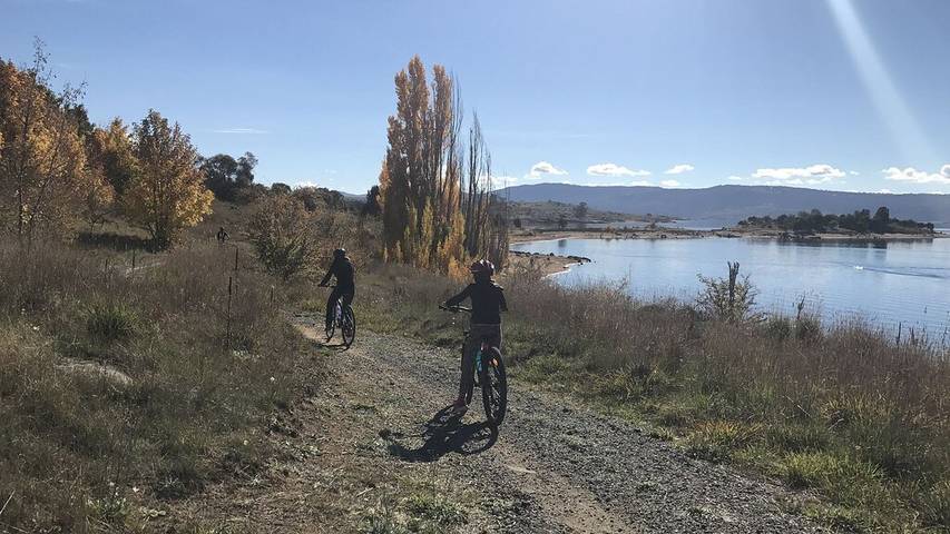 Holiday home for 8 people, with garden and balcony in Jindabyne