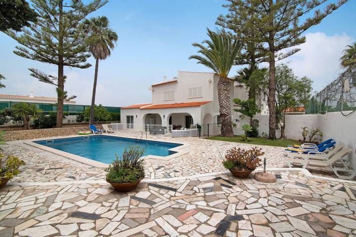 Ferienhaus für 8 Personen, mit Garten in Lagoa