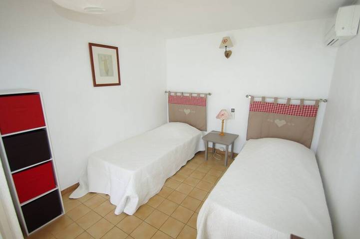 Villa pour 6 personnes, avec terrasse et piscine, animaux acceptés dans Santa Giulia - 4