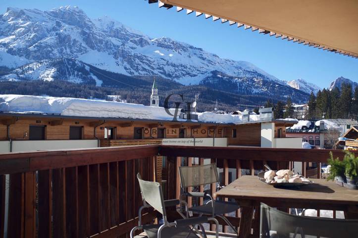Appartamento per 8 persone, con giardino e balcone nonché panorama in Cortina d'Ampezzo e dintorni
