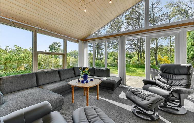 Ferienhaus für 8 Personen mit Terrasse in Skaven Strand, Ringkøbing Fjord