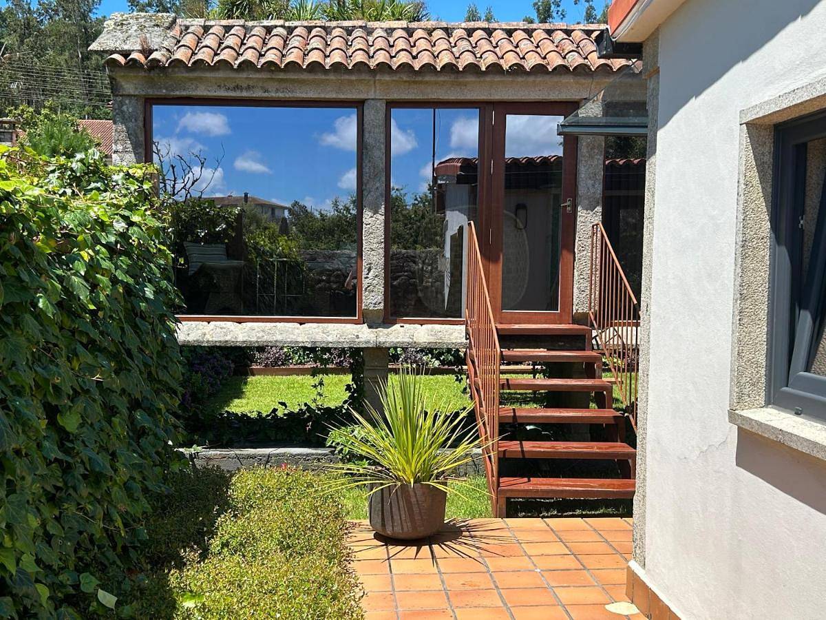 Entire apartment, One-Bedroom Apartment with Garden View "Bloque 2" in Santiago de Compostela, La Coruña Province