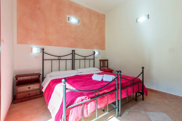Appartamento intero, Camera Matrimoniale con Piscina, Vista Montagna, Piscina in Comune e Aria Condizionata in Tergu, Provincia di Sassari