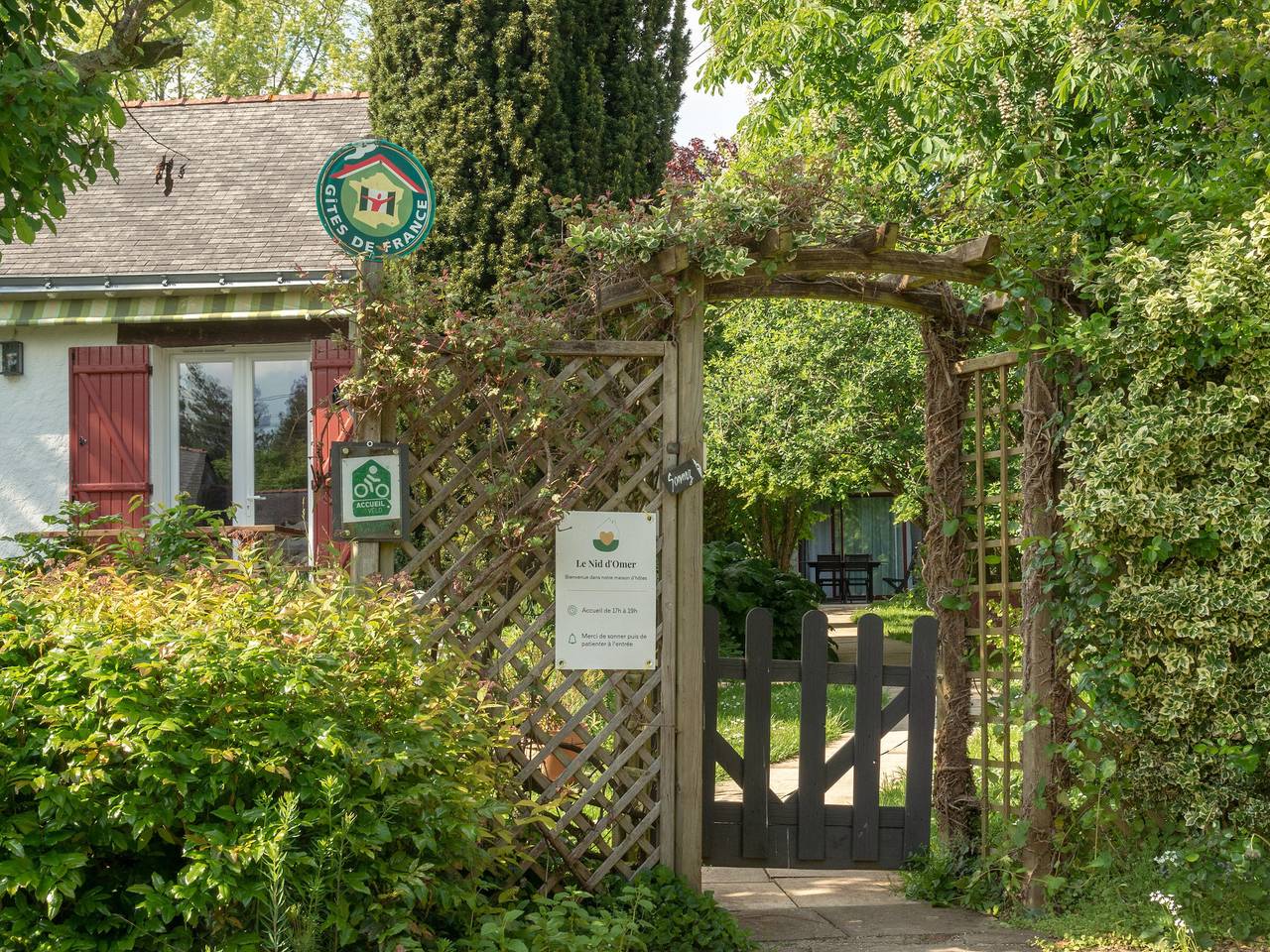 Charming Air-Conditioned Room with Private Bath, Wifi & Kitchen Access Near Canal in Blain, Châteaubriant
