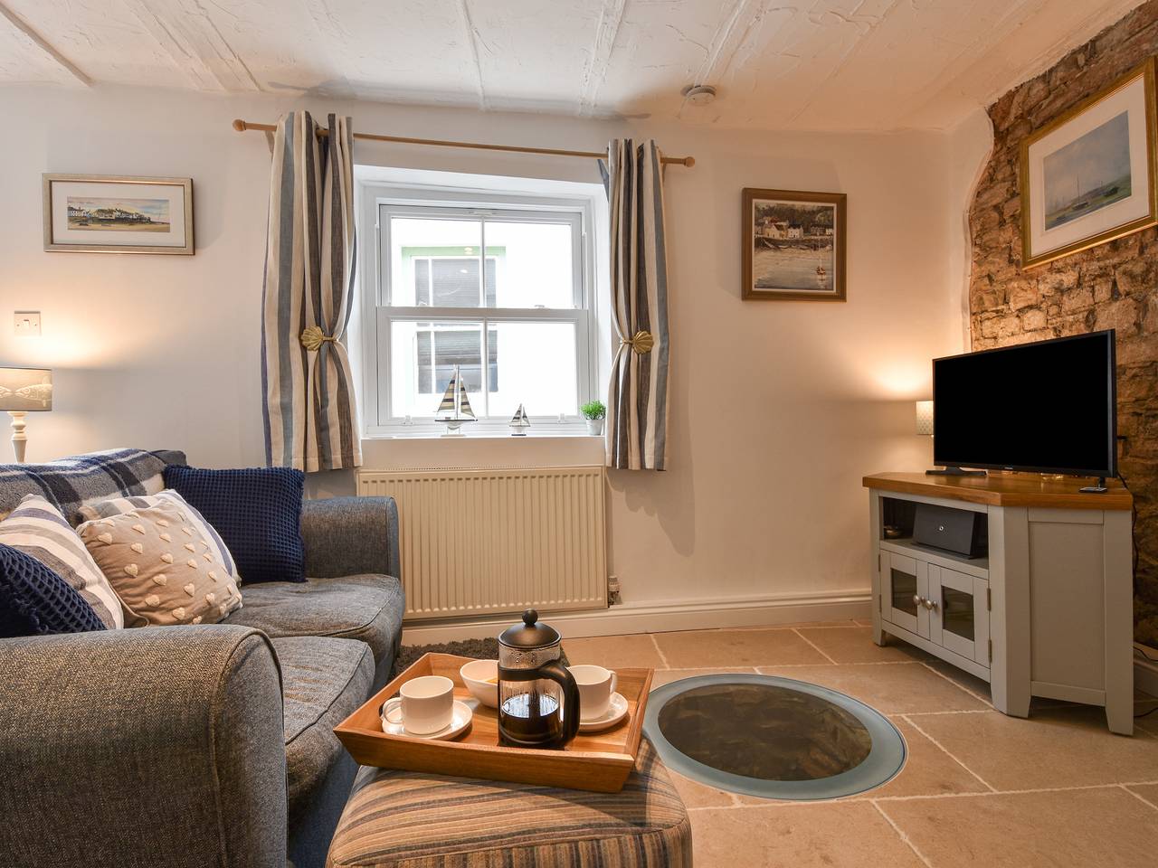 Honeymoon Cottage in Appledore, Devon