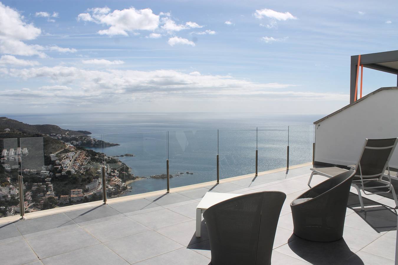 Maison De Vacances pour 8 Personnes dans Canyelles Petites, Roses