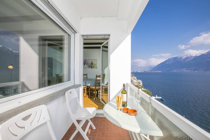 Ferienwohnung für 4 Personen, mit Seeblick und Balkon in Ronco sopra Ascona