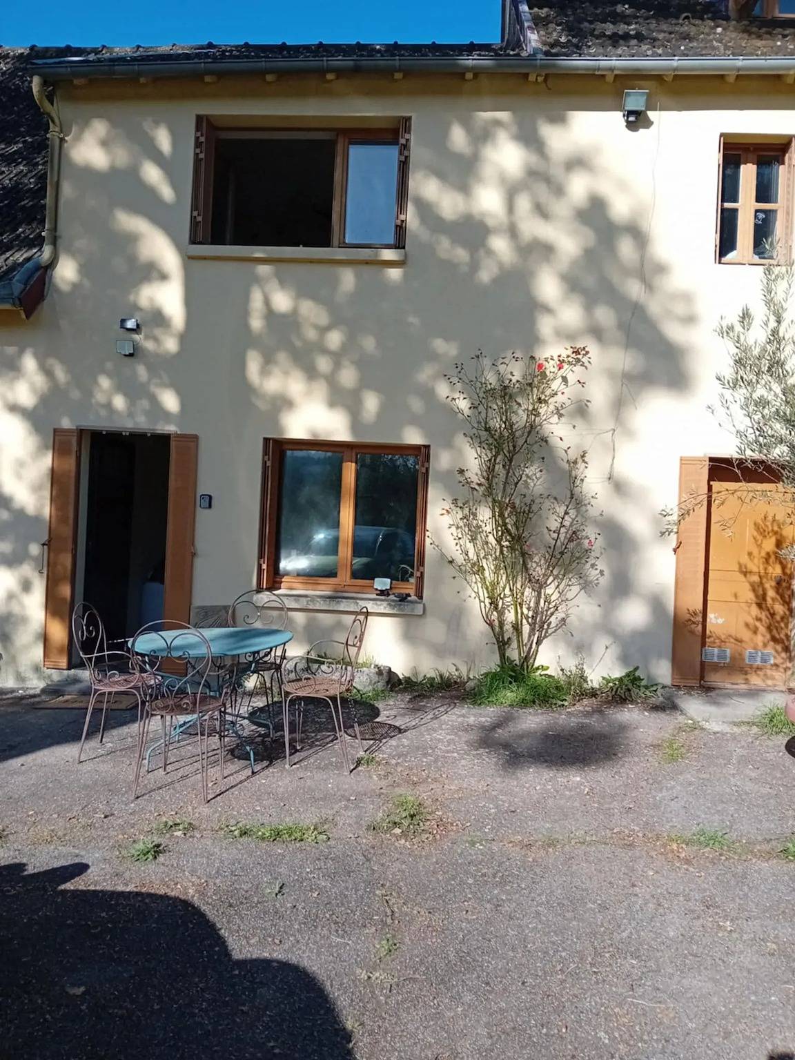 Studio entier, Charmant studio à Aubusson avec terrasse 35 m² in Aubusson, Région d'Aubussargues