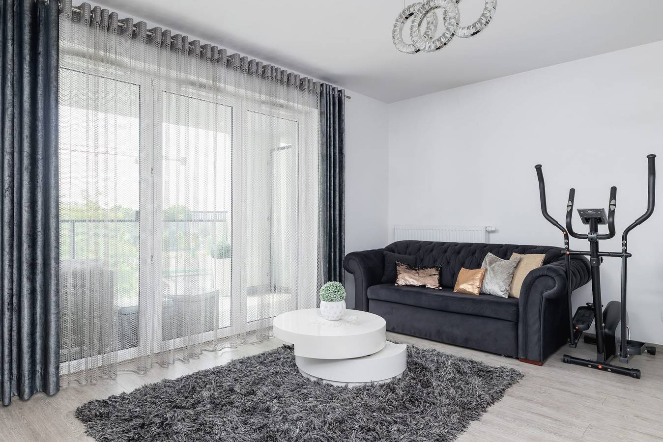 Apartamento entero, 29 Listopada 39E | Apartment | 3 bedrooms in Cracovia, Pequeña Polonia (región histórica)