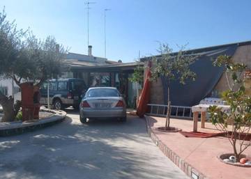 Gîte pour 10 personnes, avec vue et jardin, adapté aux familles à Castellana Grotte
