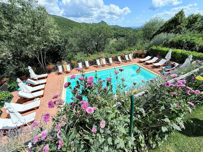 Casa vacanza per 10 persone, con panorama e terrazza nonché giardino in Spoleto