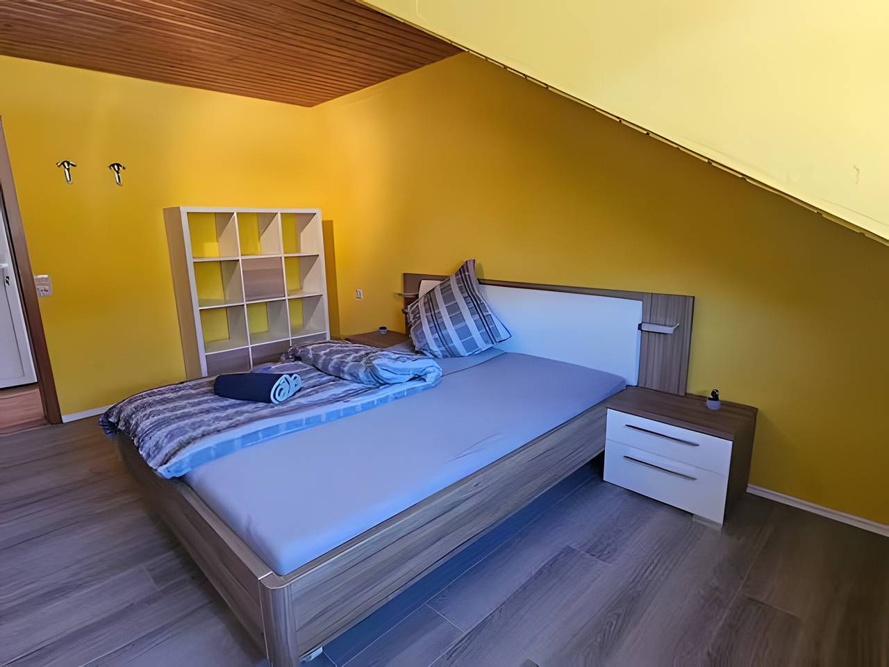 Ganze Wohnung, Ferienwohnung 'Riesling' mit gemeinsamer Terrasse und Wlan in Burg (Mosel), Bernkastel-Kues & Umgebung