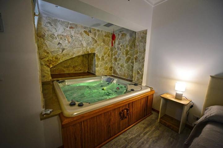 Gîte pour 2 personnes, avec terrasse et jacuzzi à Francavilla Fontana - 2