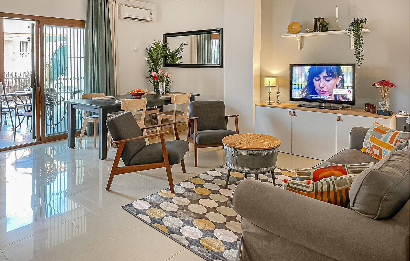 Apt confortable de 118m2 avec AC, terrasse, piscine et WiFi près de Playa El Playazo in Playa de Burriana, Nerja