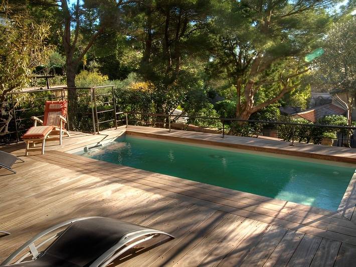Gîte pour 6 personnes, avec terrasse ainsi que jardin et piscine