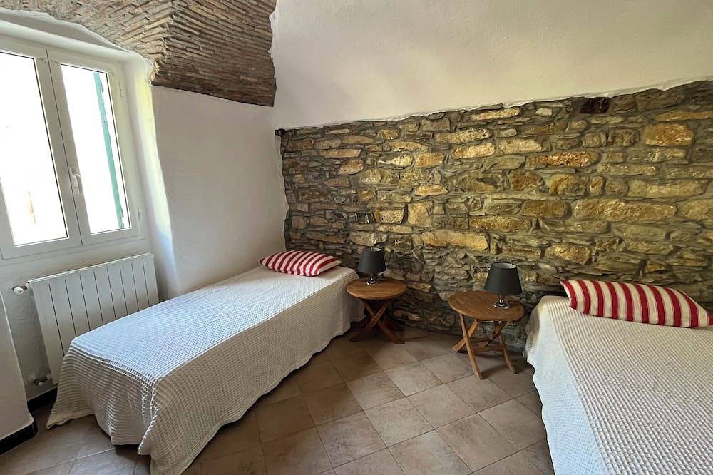 Casa Rustica di Vasia \ndorfhaus mit Panoramaterasse in herrlicher Umgebung! in Vasia, Riviera di Ponente