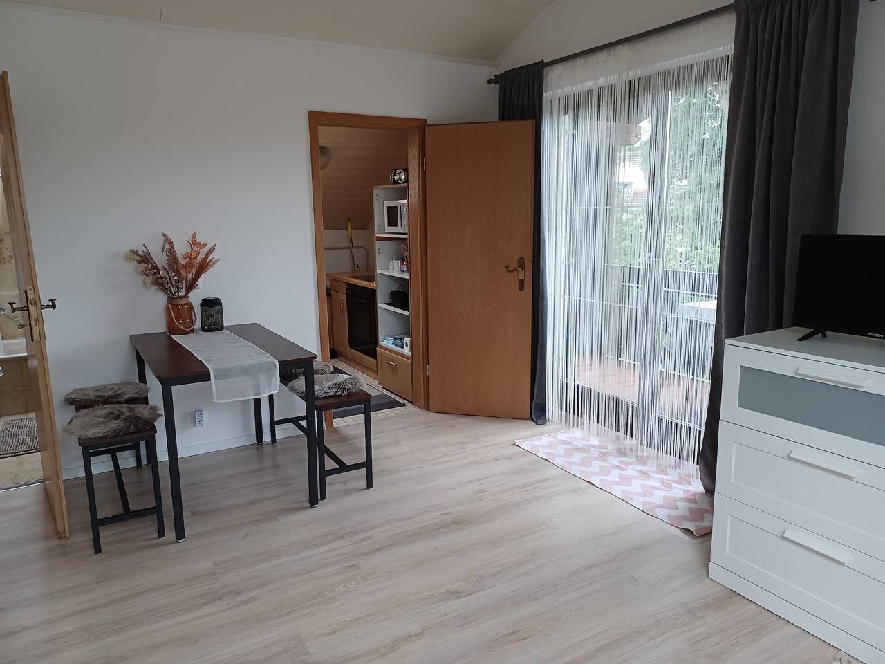Ganzes Studio, Studio 'Kampenwand' mit Bergblick, Balkon und Wi-Fi in Bad Endorf, Chiemsee