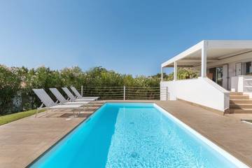 Villa pour 6 personnes, avec jardin et piscine à Villasimius