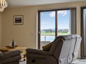 Log Cabin for 6 People in Aboyne, Aberdeenshire, Photo 4