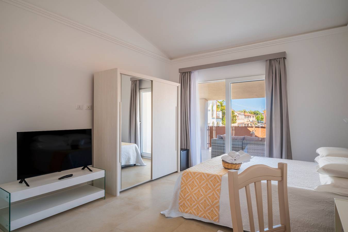 Zimmer 'Longevity' mit privater Terrasse, Wi-Fi und Klimaanlage in Lotzorai, Ogliastra Provinz