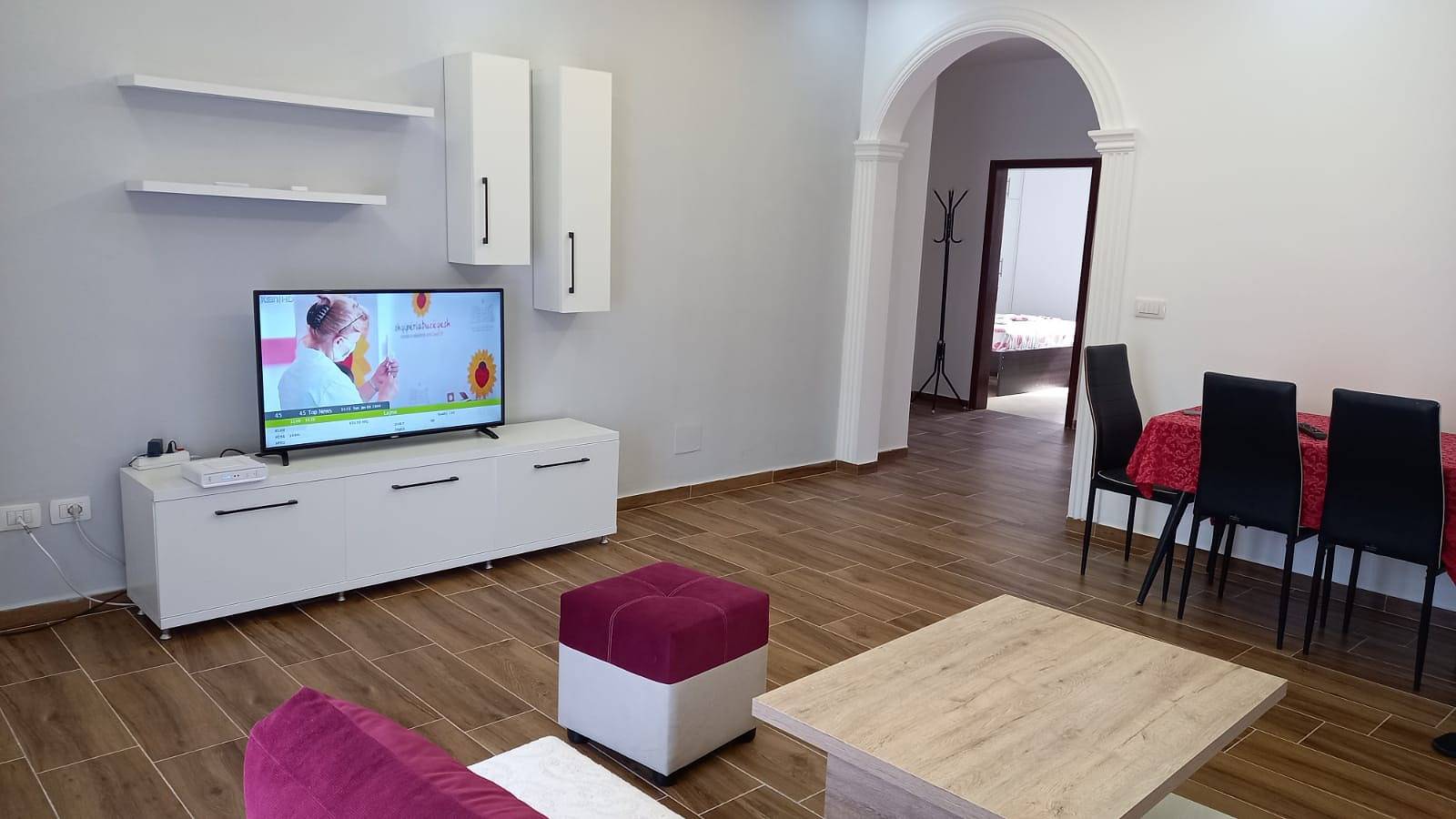 Ganze Wohnung, Luxuriöse Wohnung zur Miete mit Meerblick in Sarandë, Vlorë