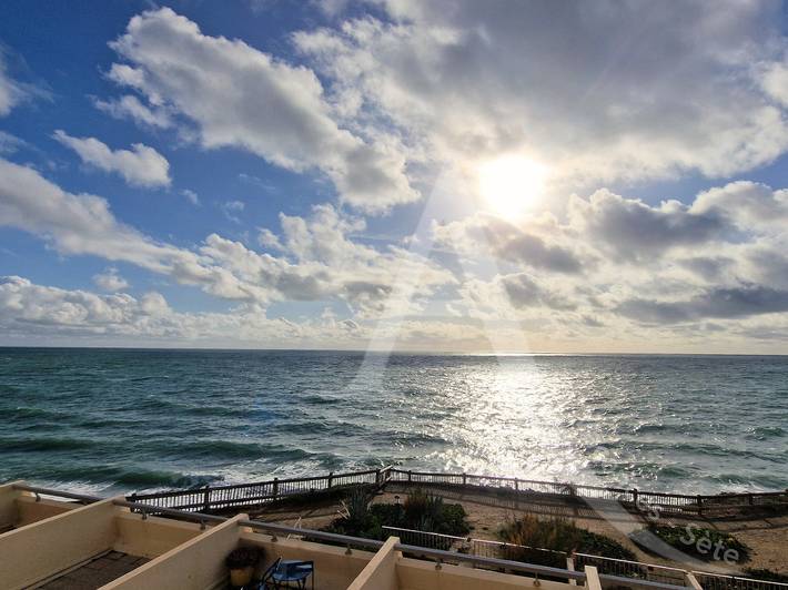Entire apartment, 196 / T3 Vue Mer Avec Terrasse, Clim Et Parking in Sete, Mediterranean Coast (France)