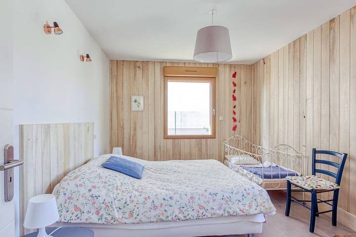 Gîte pour 6 personnes, avec terrasse dans Challerange - 3
