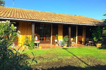 Location de vacances pour 6 personnes, avec terrasse et jardin dans Cazaux