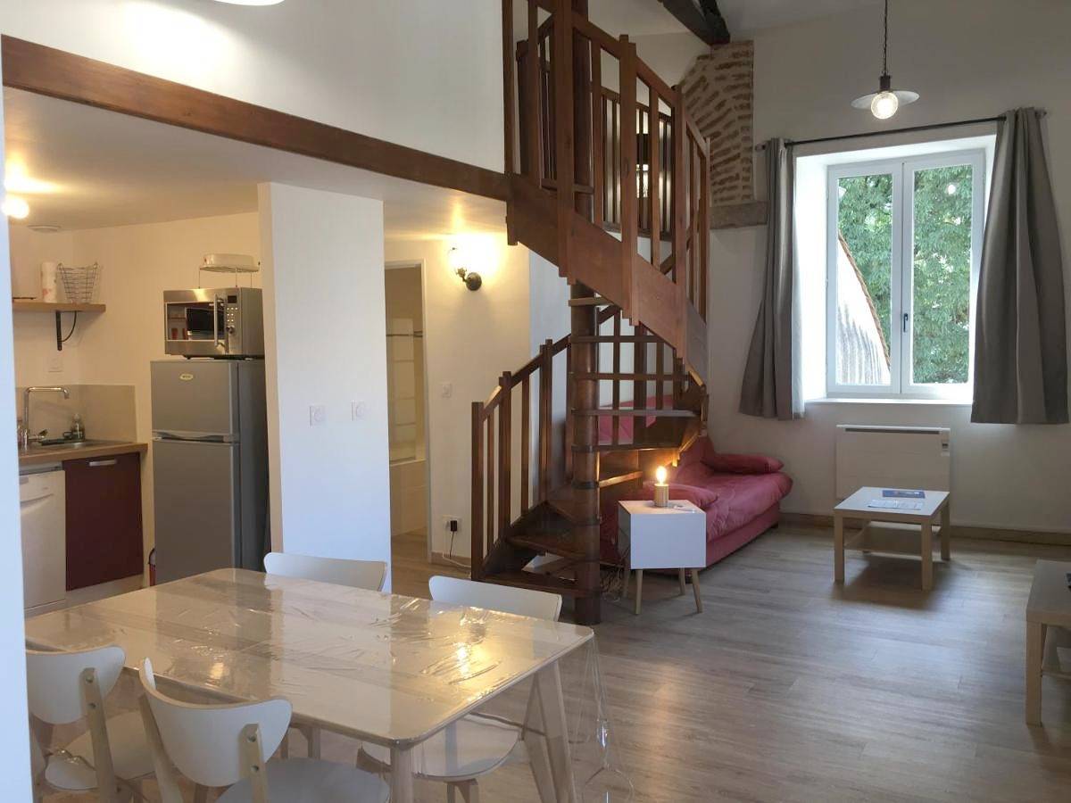 Appartement entier, Le Loft Du Chateau Du Roi in Cahors, Lot