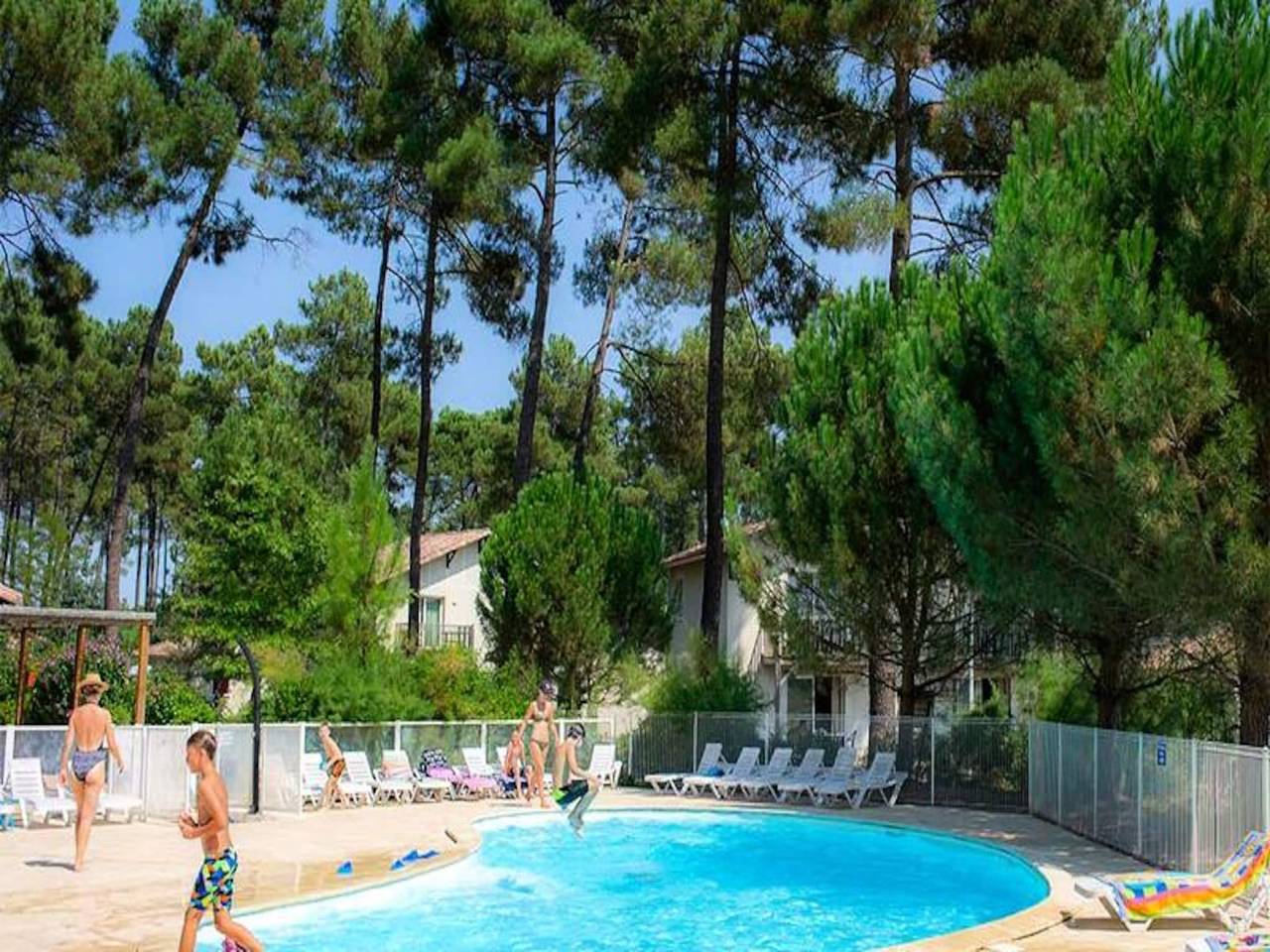 Apartamento entero, Apartamento junto al lago Clarens con piscina in Lago de Clarens, Casteljaloux