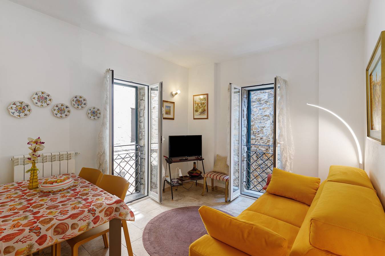 Ganze Wohnung, Apartment 'Sole' mit Wlan in Cipressa, Riviera di Ponente