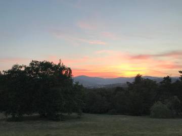 Cottage pour 2 personnes, avec vue ainsi que piscine et jardin à Brindas