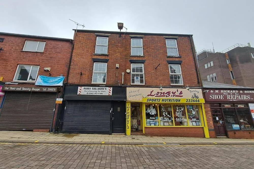 Entire apartment, Stylish Wigan Flat |Fast Wifi |Long and Contractor in Wigan, Greater Manchester