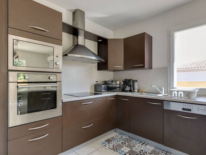 Location de vacances pour 6 personnes, avec terrasse et piscine, adapté aux familles à Pinet (homonymie) - 4