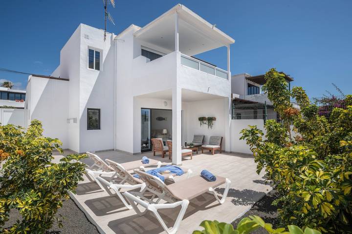 Casa de vacaciones "Alegria" cerca de la playa con jardín y Wi-Fi in Puerto del Carmen, Tías