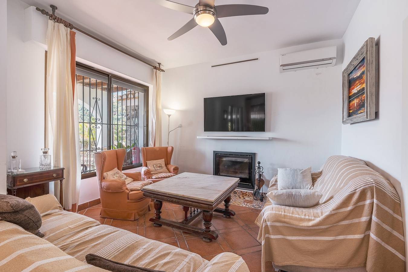 Villa 'Espectacular  En La Costa' with Private Pool, Wi-Fi and Air Conditioning in Velilla-Taramay, Almuñecar