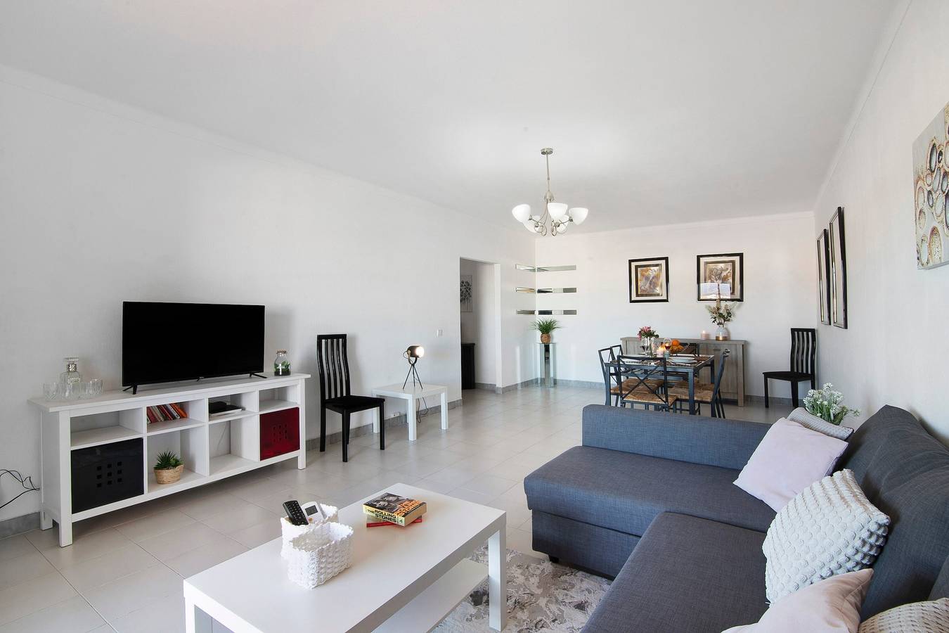 Entire apartment, Apartment 'Summer Place' with Balcony, Wi-Fi and Air Conditioning in Praia da Rocha, Portimão
