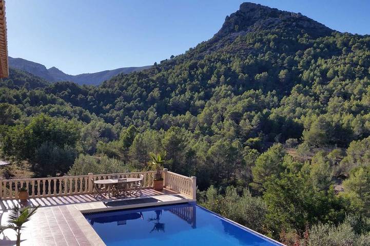 Ferienwohnung für 2 Personen, mit Pool und Garten