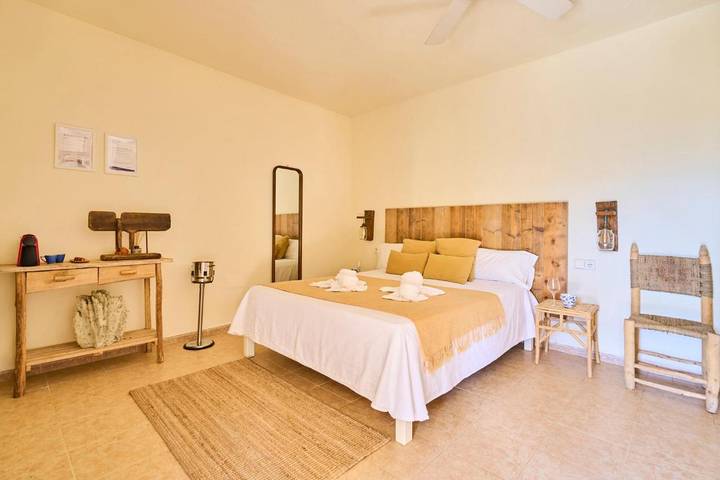 Hôtel pour 2 personnes, avec jardin et vue dans Playa Migjorn Formentera - 2