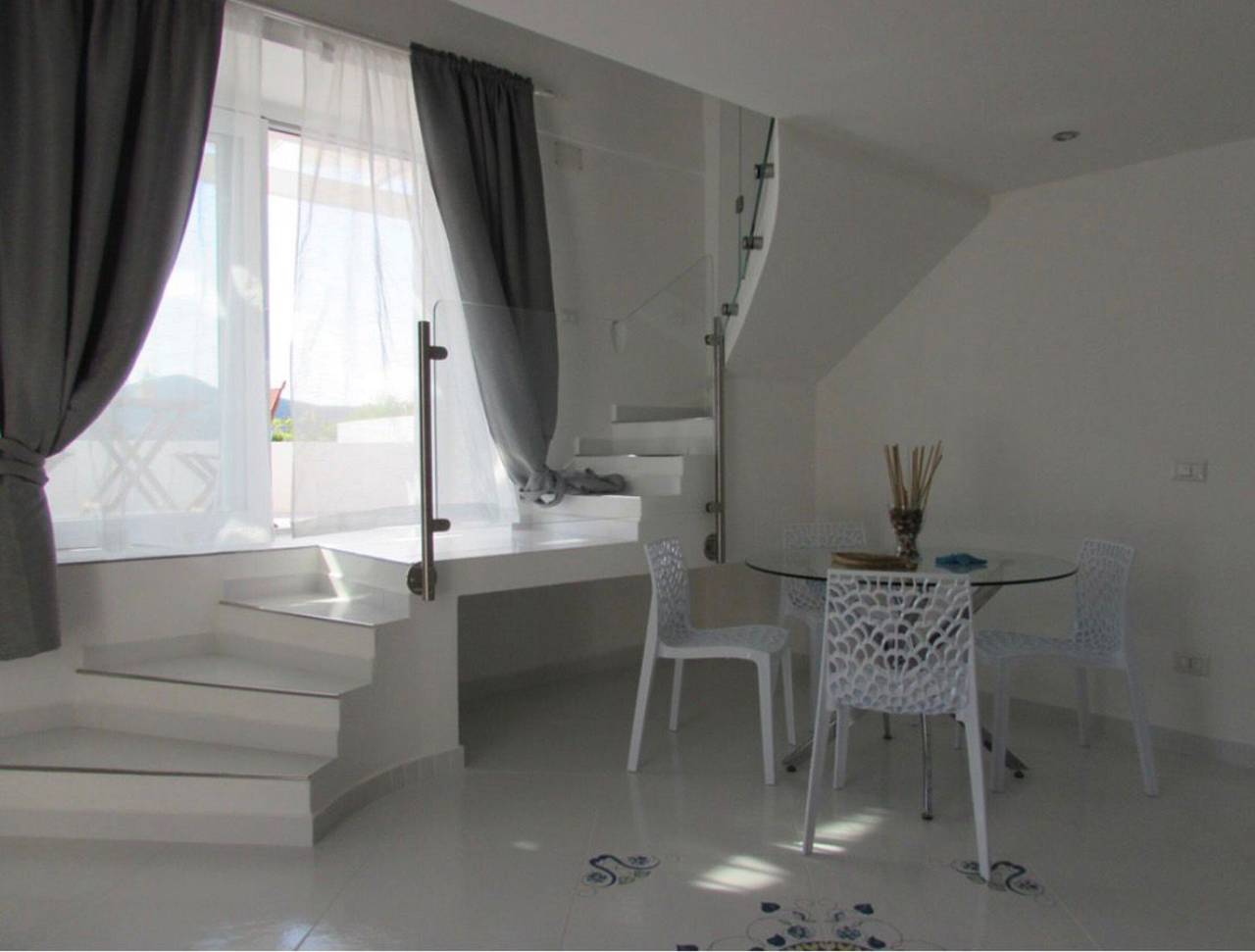 Appartamento intero, Appartamento 'Villa Le Palette - Glicine' con Vista Mare, Wi-Fi e Aria Condizionata in Ponza, Lazio